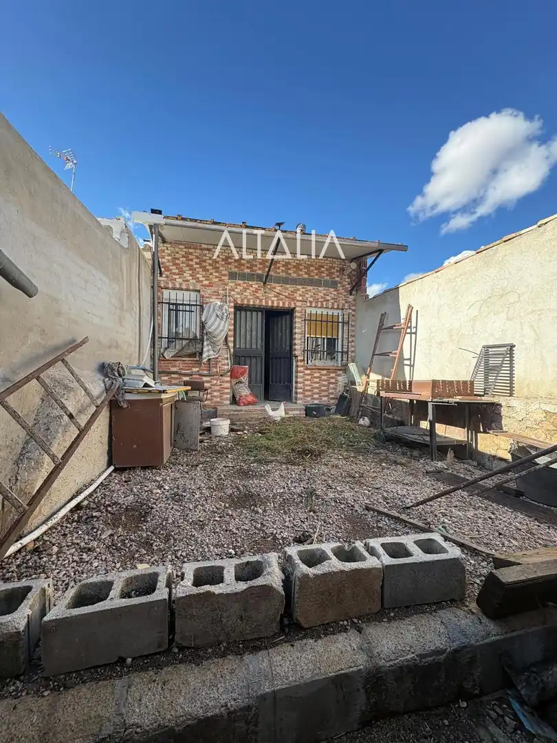 Vista exterior de Casa o chalet en venta en Villamayor de Santiago con Jardín privado y Trastero