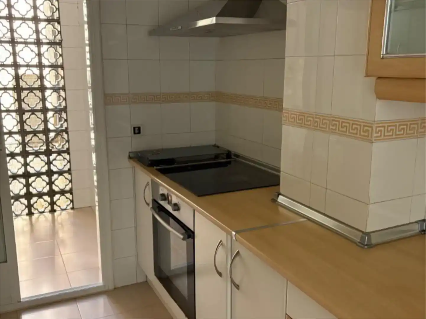 Cocina de Piso de alquiler en Tomares con Aire acondicionado, Piscina y Balcón