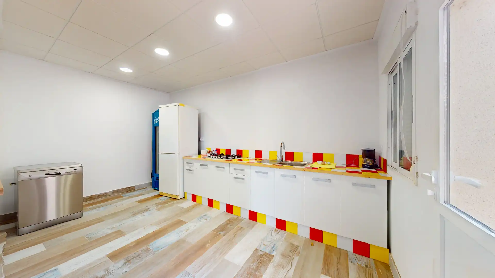Cuina de Casa o xalet en venda en Villena amb Jardí privat, Terrassa i Traster