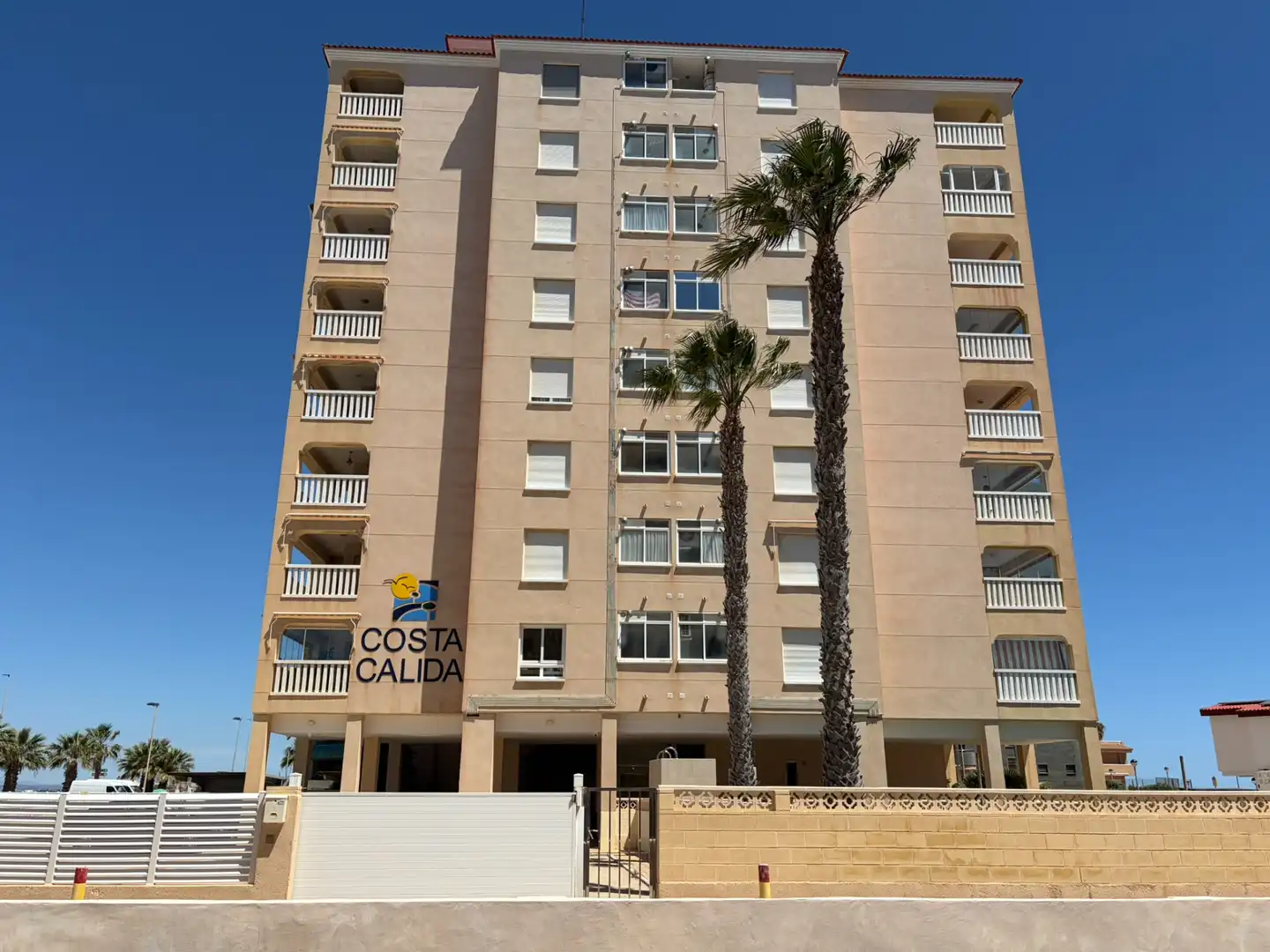 Außenansicht von Wohnung zum Verkauf in La Manga del Mar Menor mit Klimaanlage, Terrasse und Möbliert