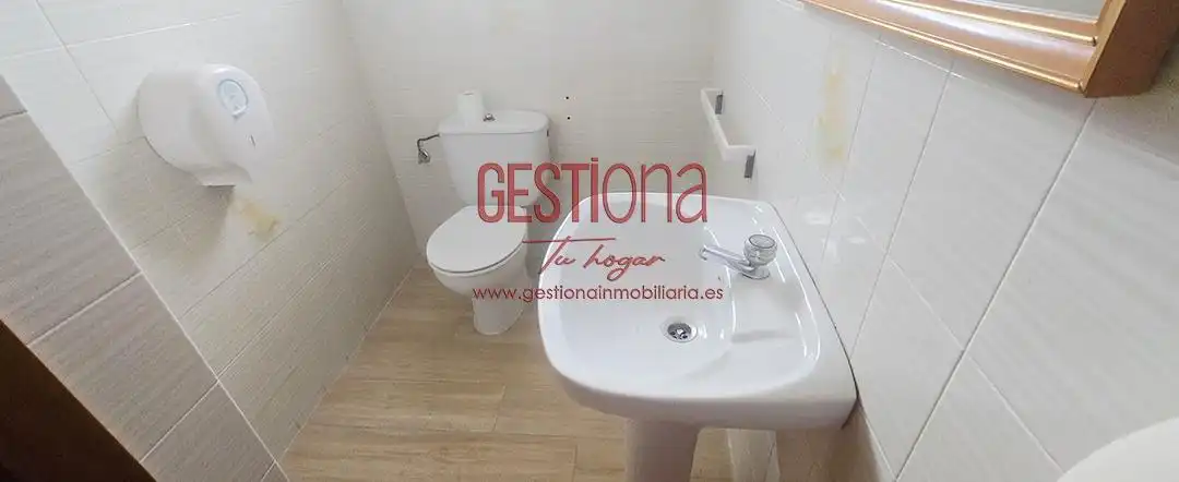 Badezimmer von Geschaftsraum zum Verkauf in Arnuero mit Möbliert