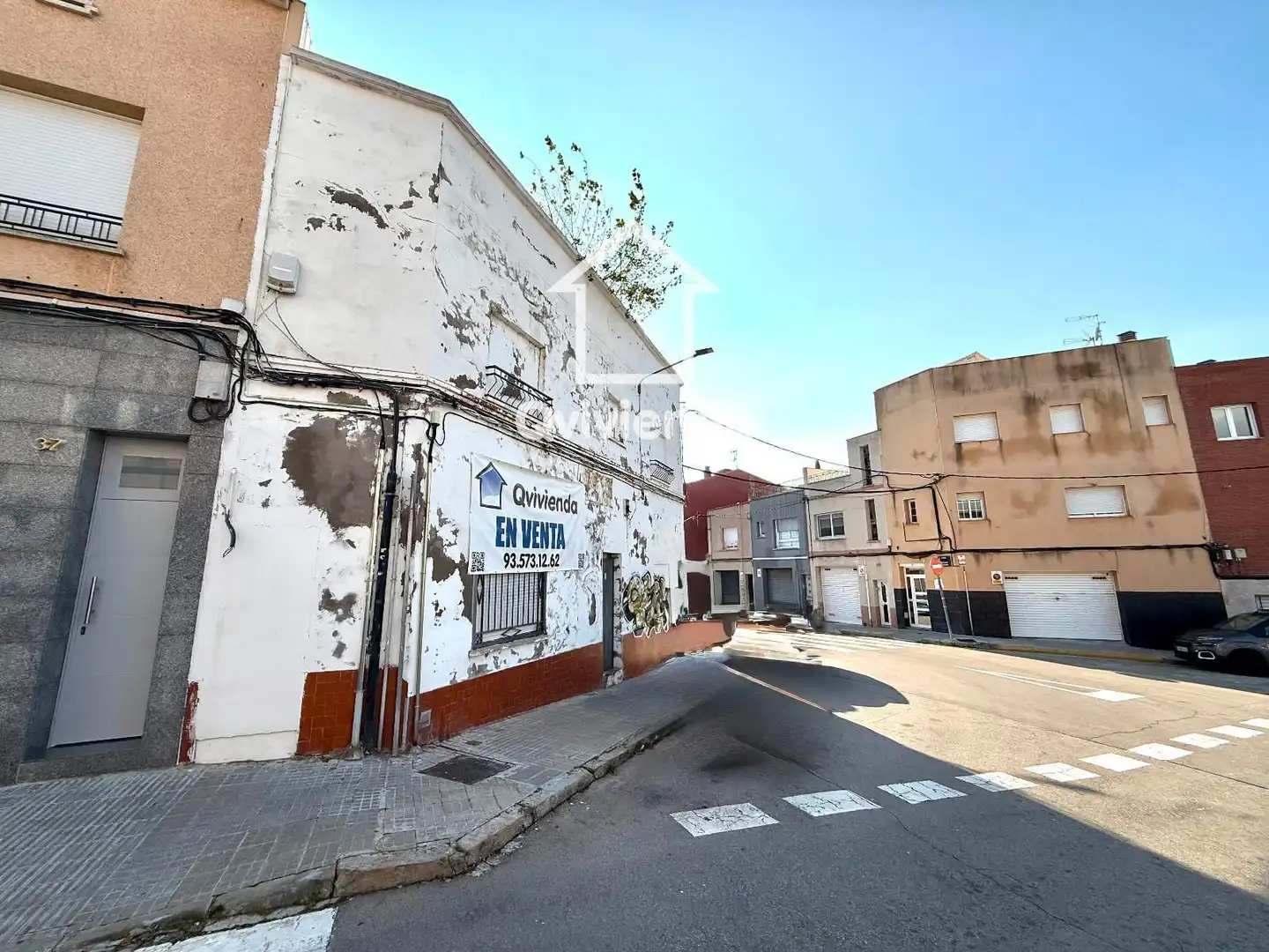 Außenansicht von Residential zum Verkauf in Terrassa