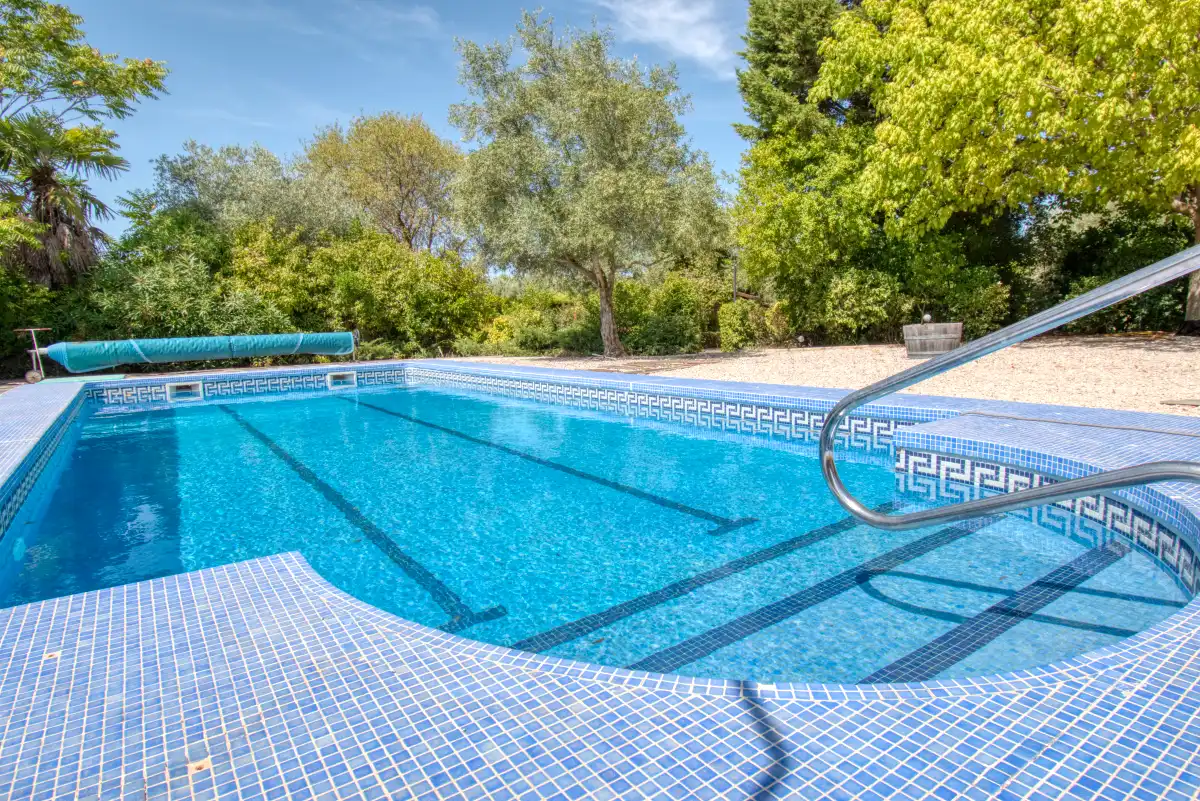 Piscina de Casa o chalet en venta en Nuevo Baztán con Aire acondicionado, Calefacción y Jardín privado