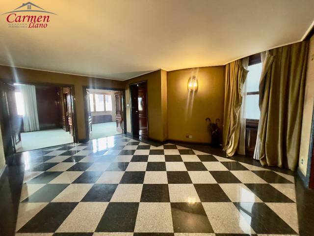 Piso en Venta en Plaza del Sagrado Corazón de Jesús en Basurtu