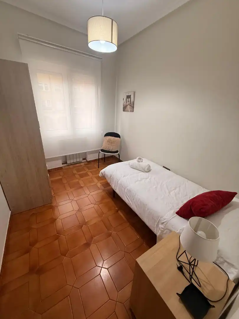 Dormitori de Pis en venda en Gijón  amb Calefacció i Terrassa