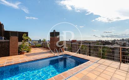 Swimming pool of Flat for sale in  Barcelona Capital  with Air Conditioner, Terrace and Balcony