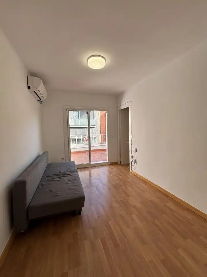 Dormitori de Pis en venda en Badalona