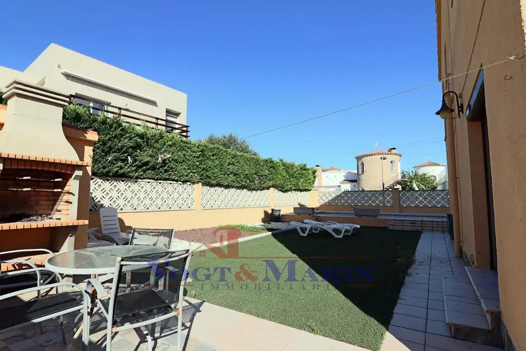 Casa con terraza en venta en Carrer Requesens, imagen 8