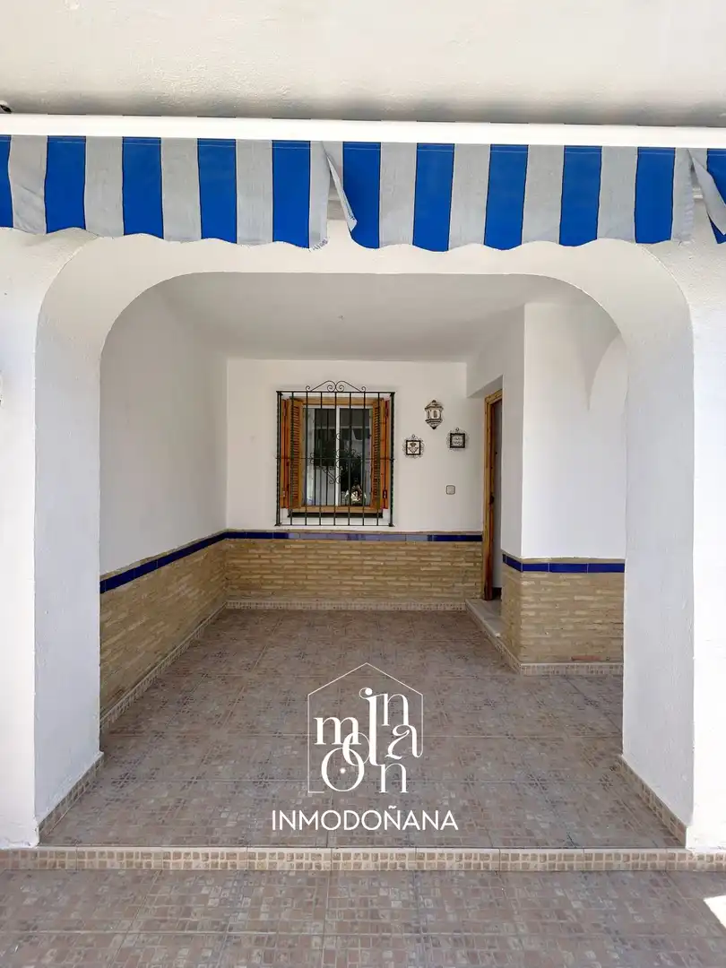 Casa adosada en venta en Almonte con Terraza, Piscina y Amueblado