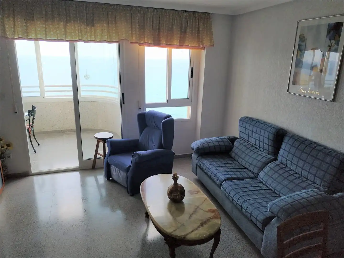 Sala de estar de Apartamento de alquiler en El Campello con Terraza, Piscina y Amueblado