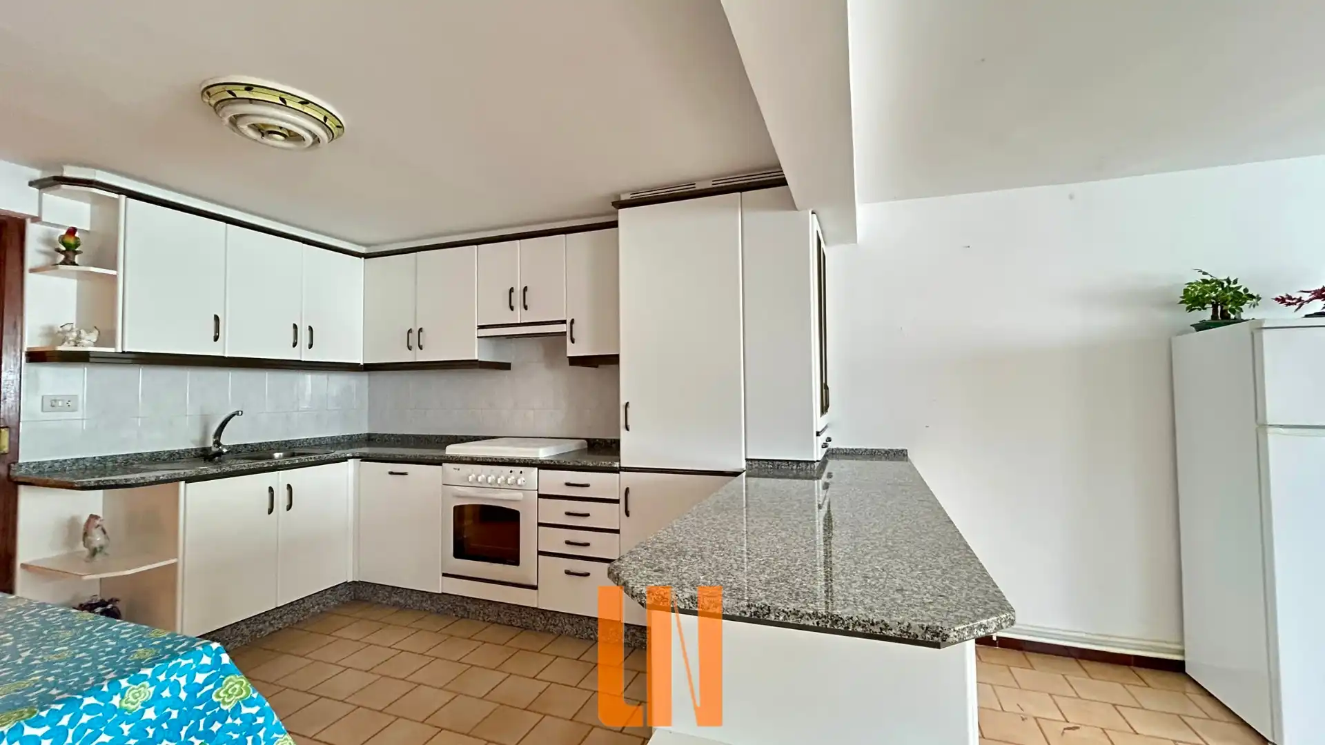 Cocina de Casa o chalet en venta en Oleiros con Calefacción, Jardín privado y Parquet