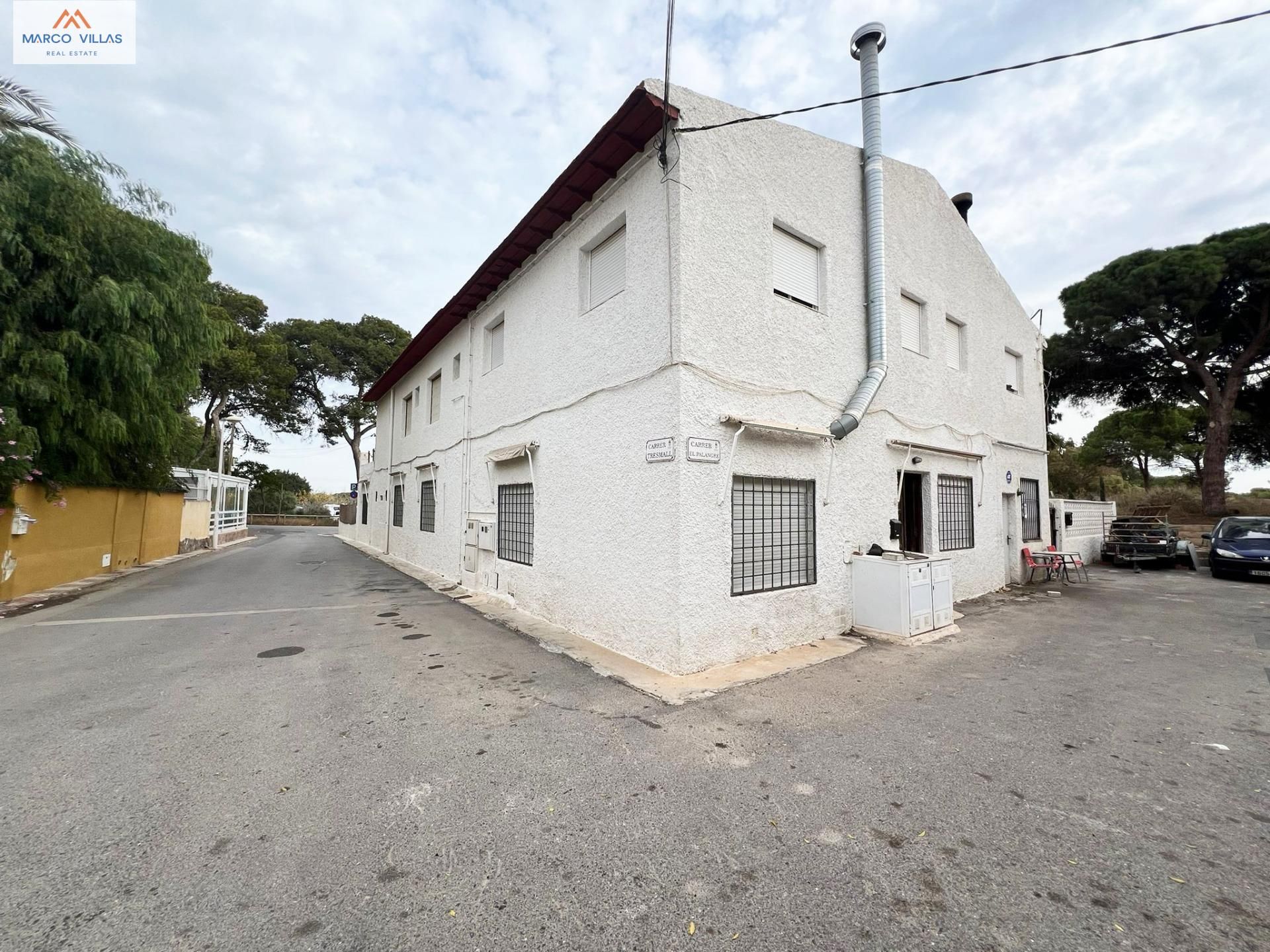 Vista exterior de Casa o xalet en venda en Elche / Elx amb Terrassa i Balcó