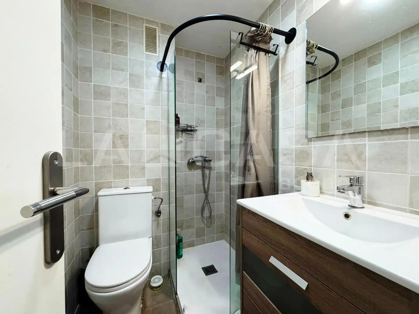 Baño de Piso en venta en Granollers con Aire acondicionado, Parquet y Balcón