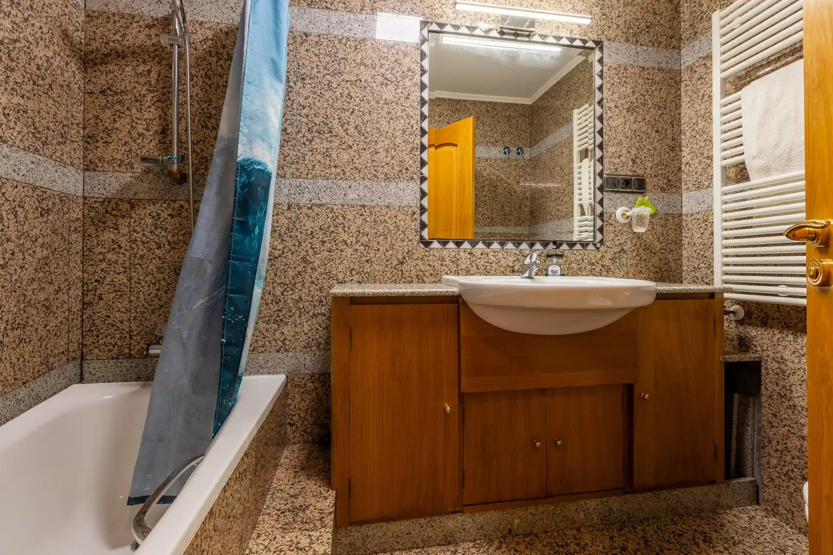 Bathroom of Houses for sale in Sada (A Coruña)