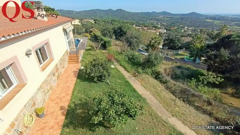 Vista exterior de Casa o xalet en venda en Tordera amb Calefacció, Jardí privat i Terrassa