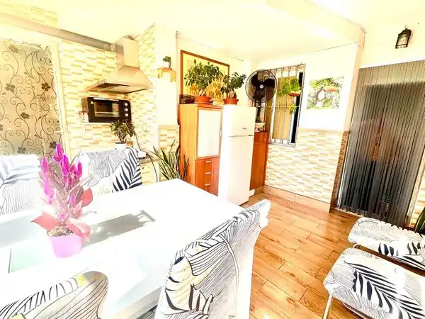 Küche von Wohnungen zum Verkauf in Roquetas de Mar mit Klimaanlage, Heizung und Terrasse