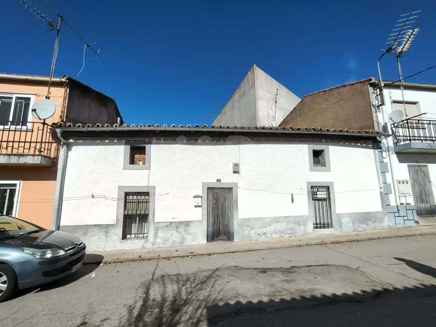 Außenansicht von Country house zum Verkauf in Vitigudino