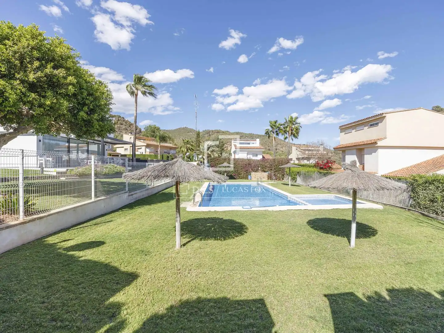 Vista exterior de Casa o xalet en venda en Puçol amb Aire condicionat, Jardí privat i Parquet