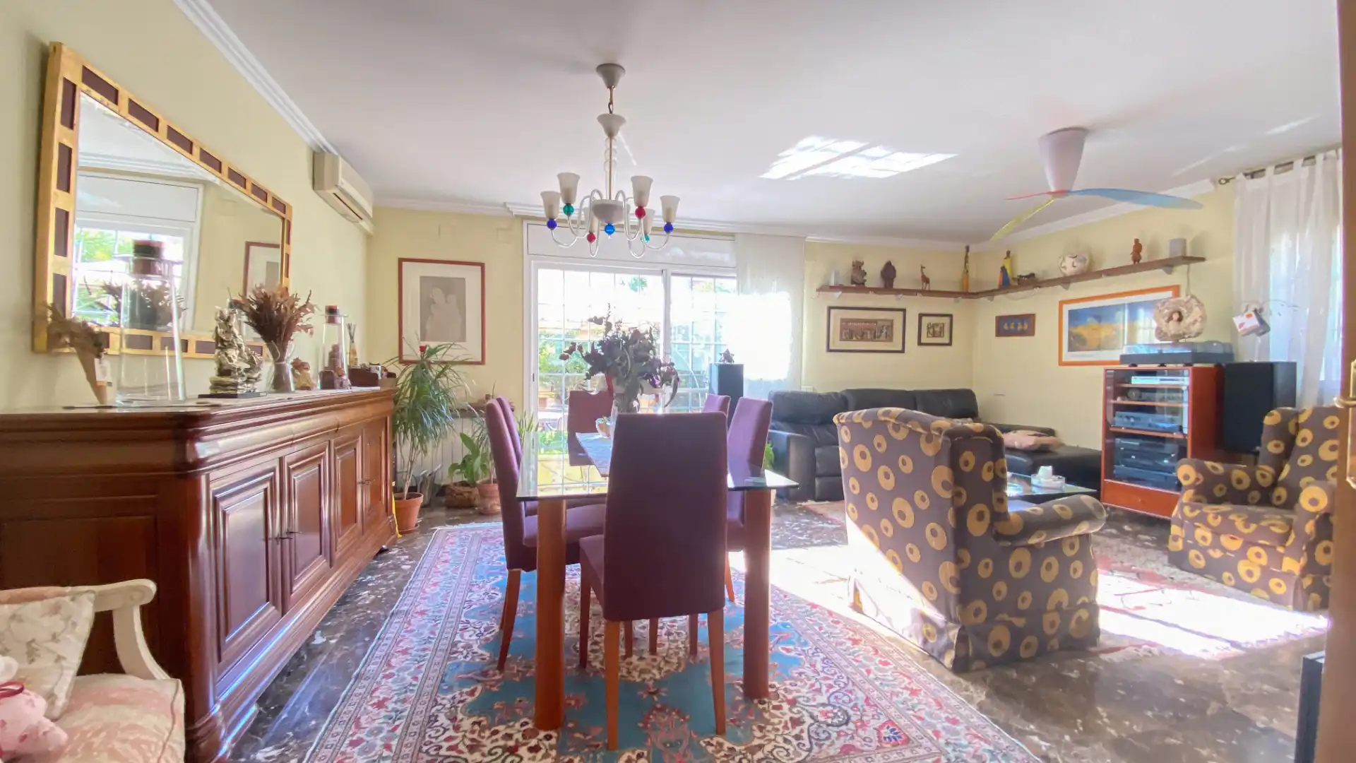 Comedor de Casa adosada en venta en Cerdanyola del Vallès con Aire acondicionado, Calefacción y Jardín privado