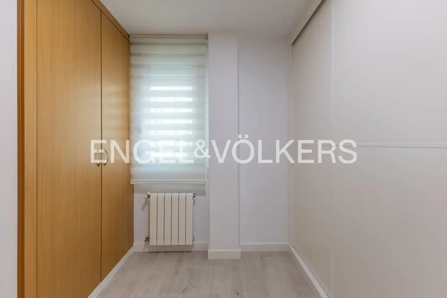 Flat for sale in Valencia  with Air Conditioner and Heating