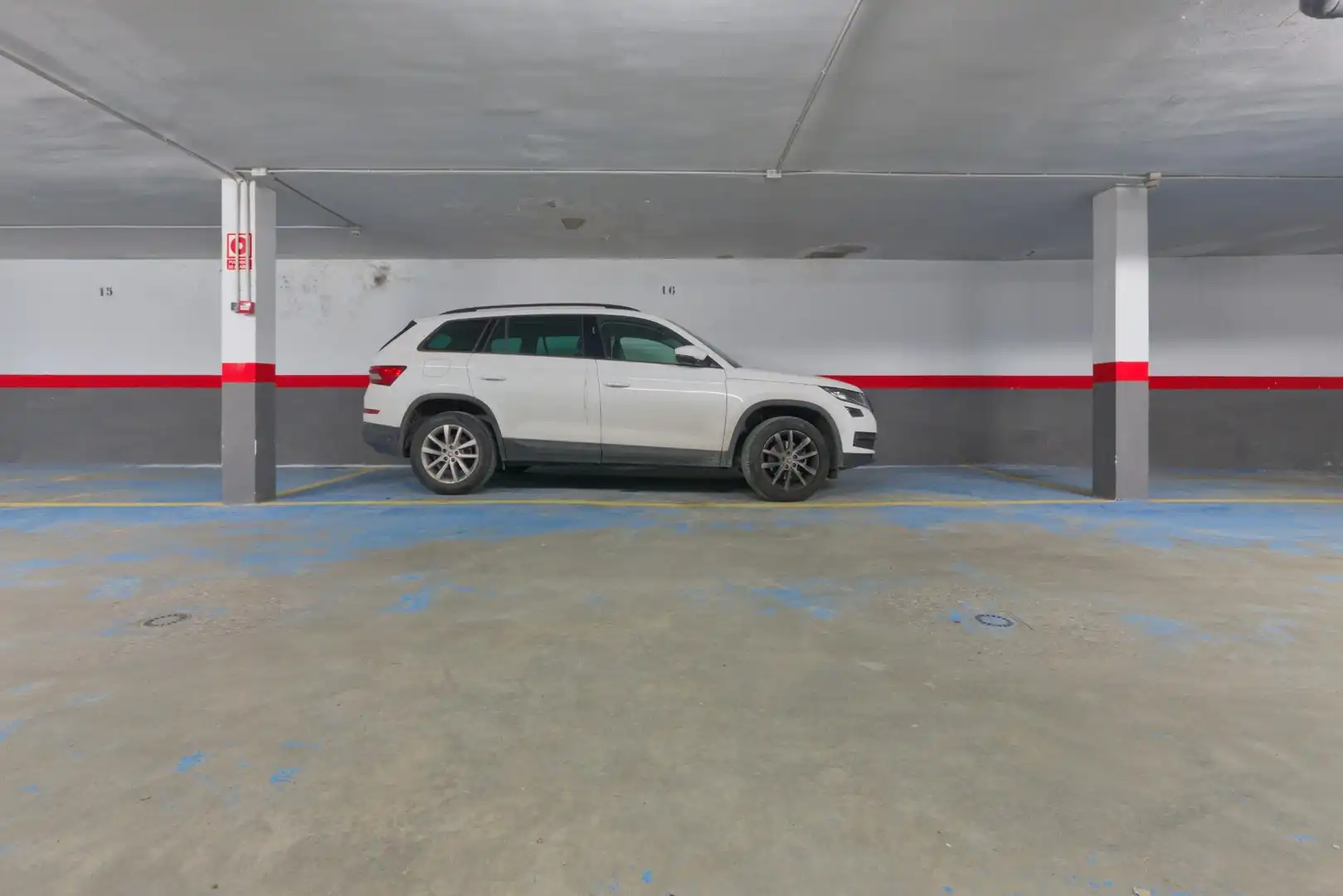 Parking de Apartamento en venta en Sierra Nevada con Terraza, Trastero y Amueblado