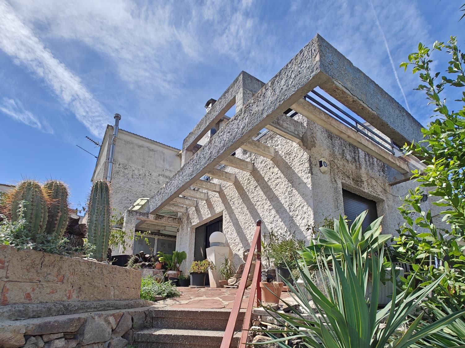 Exterior view of House or chalet for sale in Santa Coloma de Cervelló  with Heating