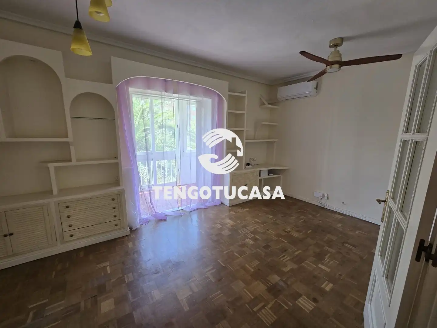 Bedroom of Flat for sale in Madrid  with Air Conditioner, Heating and Parquet flooring