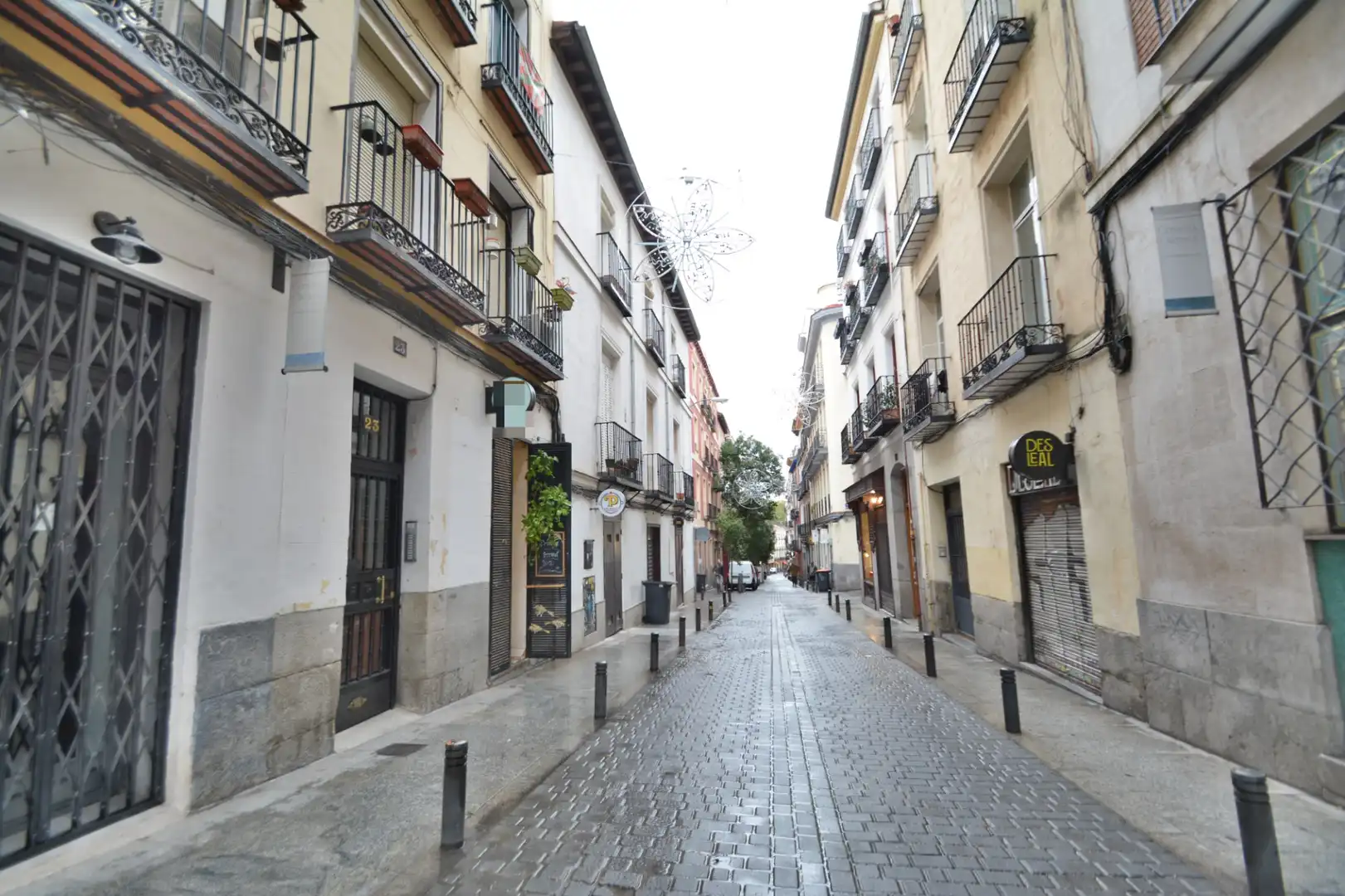 Exterior view of Commercial properties for transfer in Madrid  with Air Conditioner and Heating