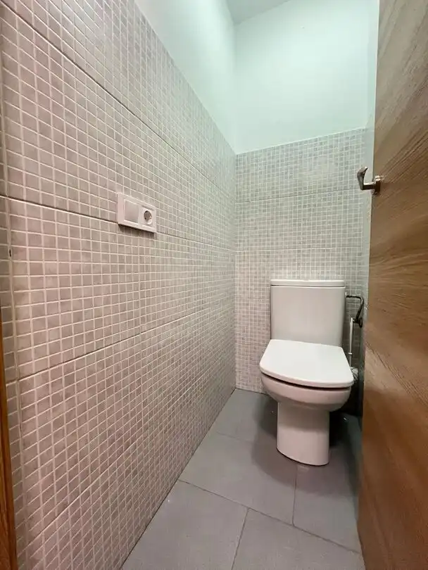 Badezimmer von Wohnung zum Verkauf in Barañáin / Barañain mit Heizung und Balkon