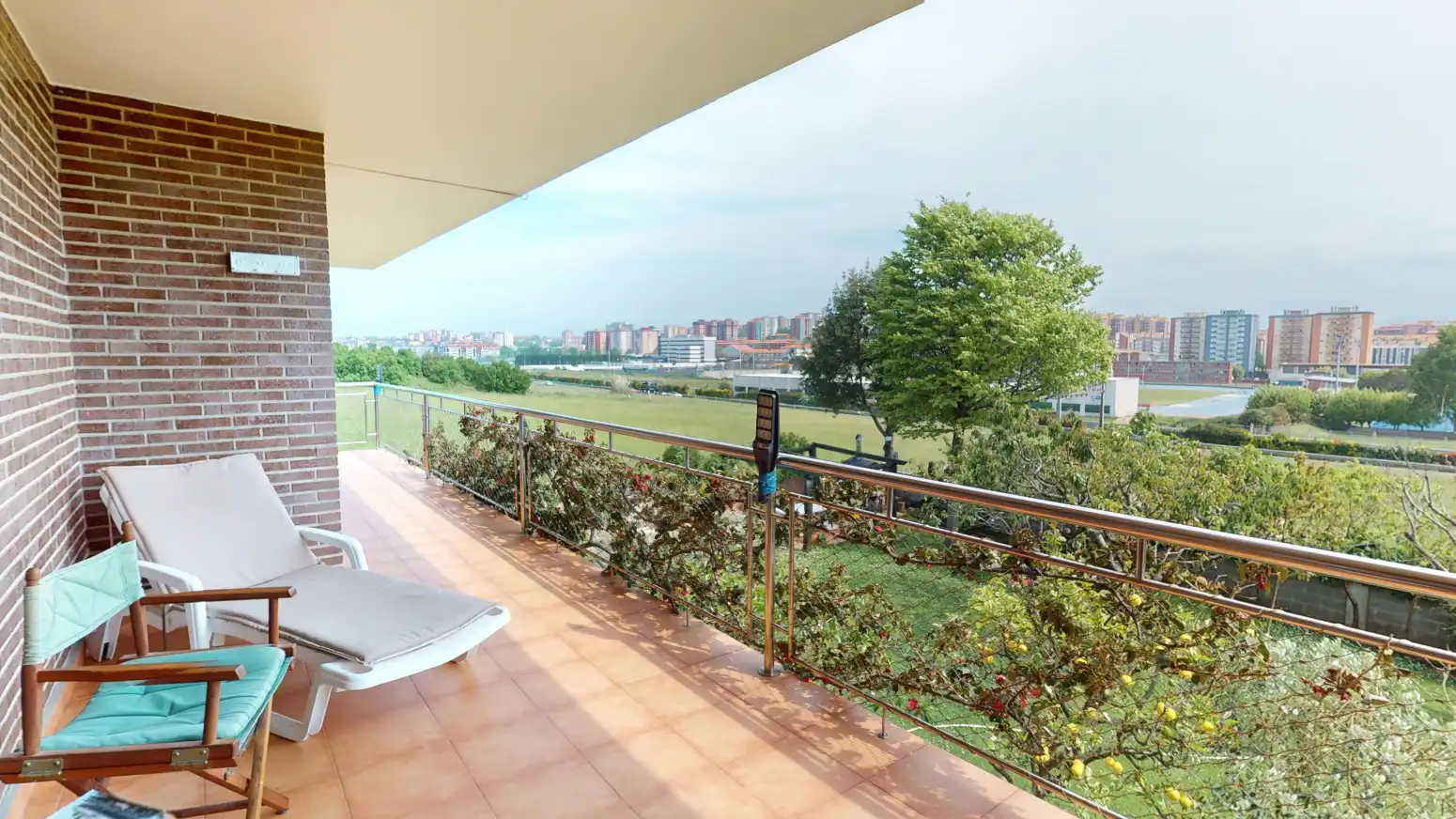 Terraza de Casa o chalet en venta en Santander con Calefacción, Jardín privado y Parquet