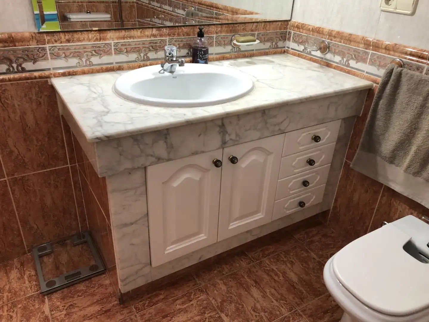 Bany de Casa o xalet en venda en La Lastrilla  amb Calefacció, Jardí privat i Traster