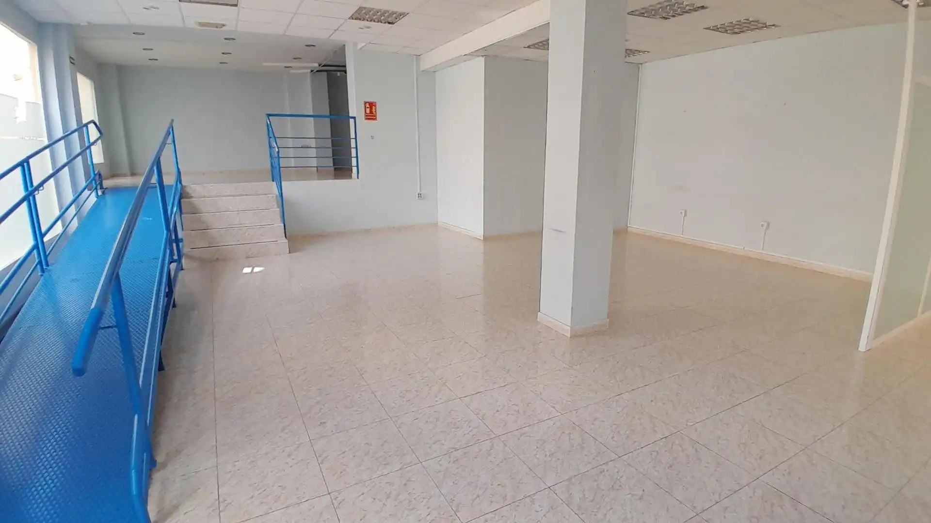 Locale commerciale in vendita a Yecla