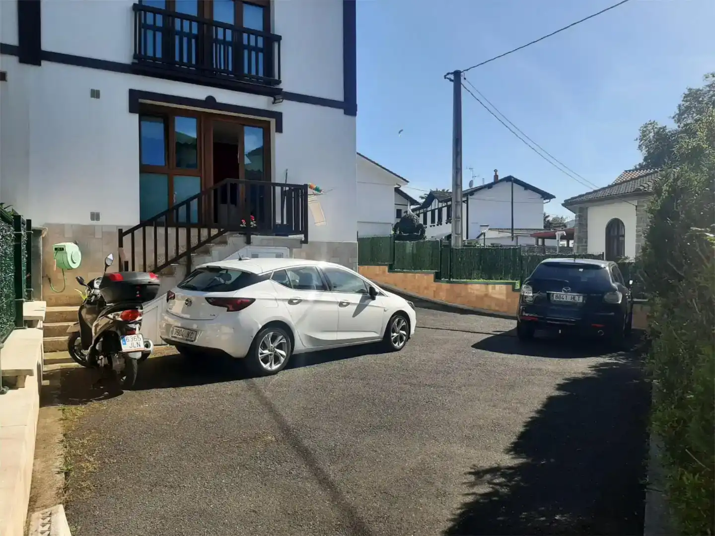 Aparcament de Casa adosada en venda en Irun  amb Balcó
