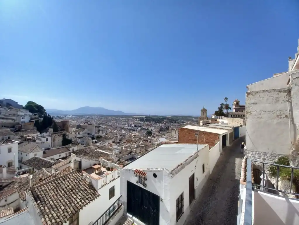 Adossat amb terrassa en venda a Martos