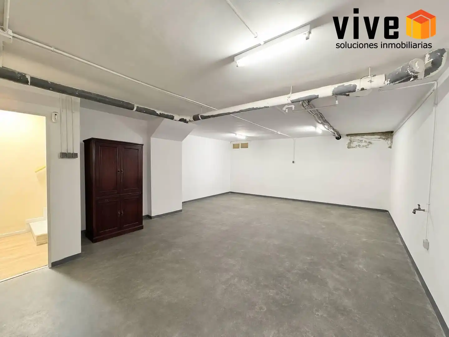 Casa adosada en venda en San Juan de Aznalfarache amb Aire condicionat, Calefacció i Piscina comunitària