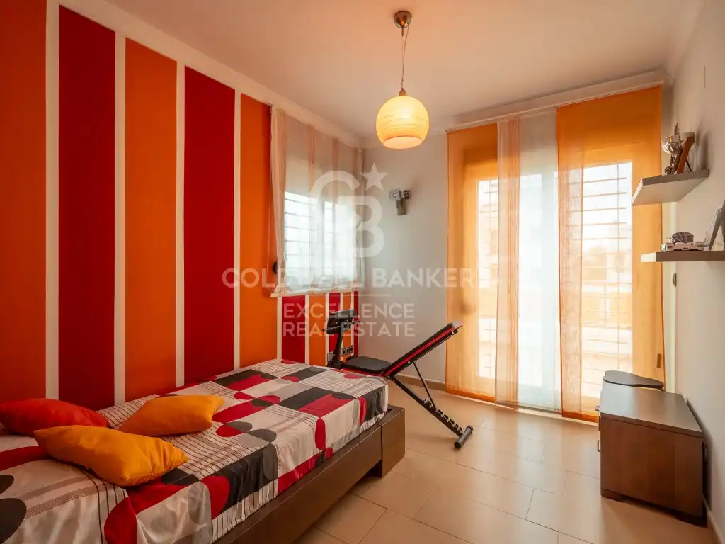 Bedroom of Houses for sale in Oliva  with Air Conditioner, Terrace and Swimming Pool