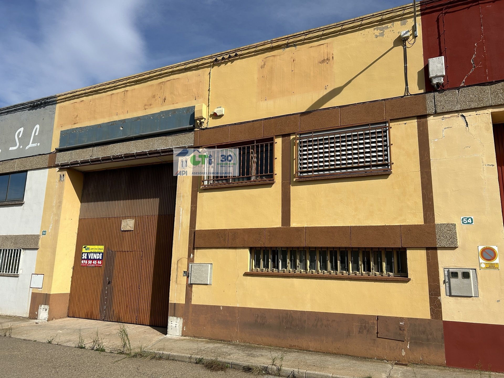 Vista exterior de Nave industrial en venta en Cadrete