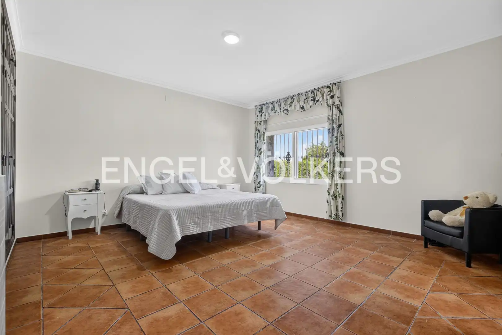 Habitación de Casa o chalet en venta en Carmona con Aire acondicionado, Calefacción y Jardín privado