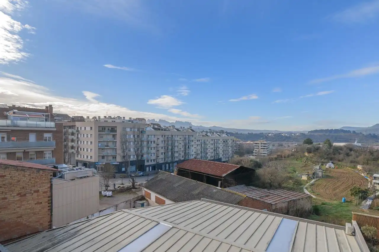 Vista exterior de Ático en venta en Manresa con Aire acondicionado, Calefacción y Parquet