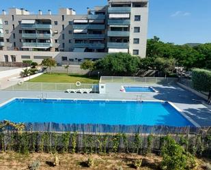 Piscina de Pis de lloguer en Calafell amb Aire condicionat i Balcó