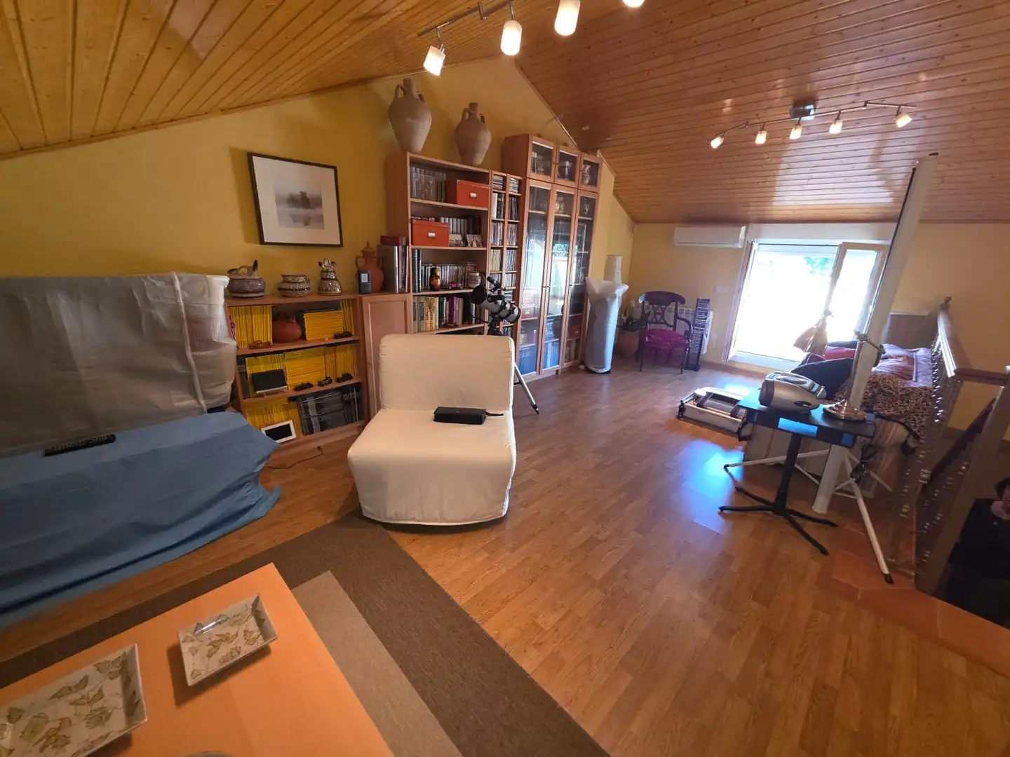 Living room of Detached homes for sale in Arenas de San Pedro  with Air Conditioner, Heating and Community pool