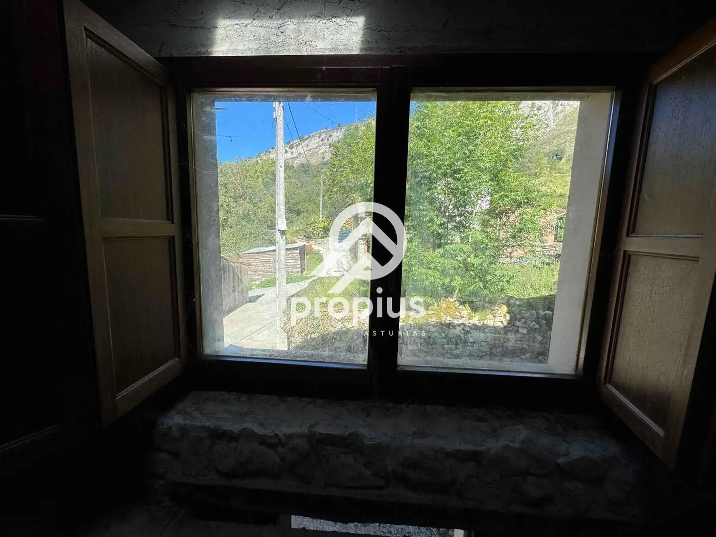 Vista exterior de Casa adosada en venta en Llanes con Calefacción