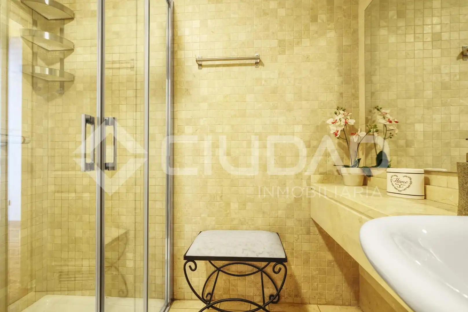 Baño de Apartamento en venta en San Juan de Aznalfarache con Aire acondicionado, Jardín privado y Terraza