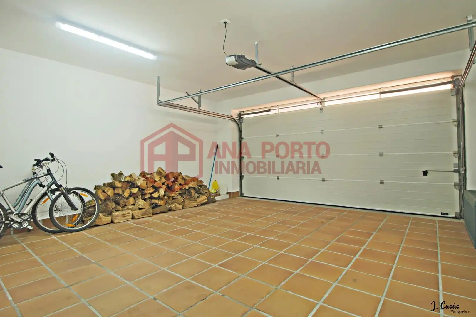Aparcament de Casa adosada en venda en O Grove   amb Calefacció, Jardí privat i Parquet