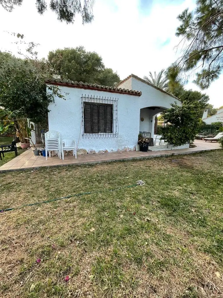 Jardí de Casa o xalet en venda en Orihuela amb Jardí privat, Terrassa i Traster