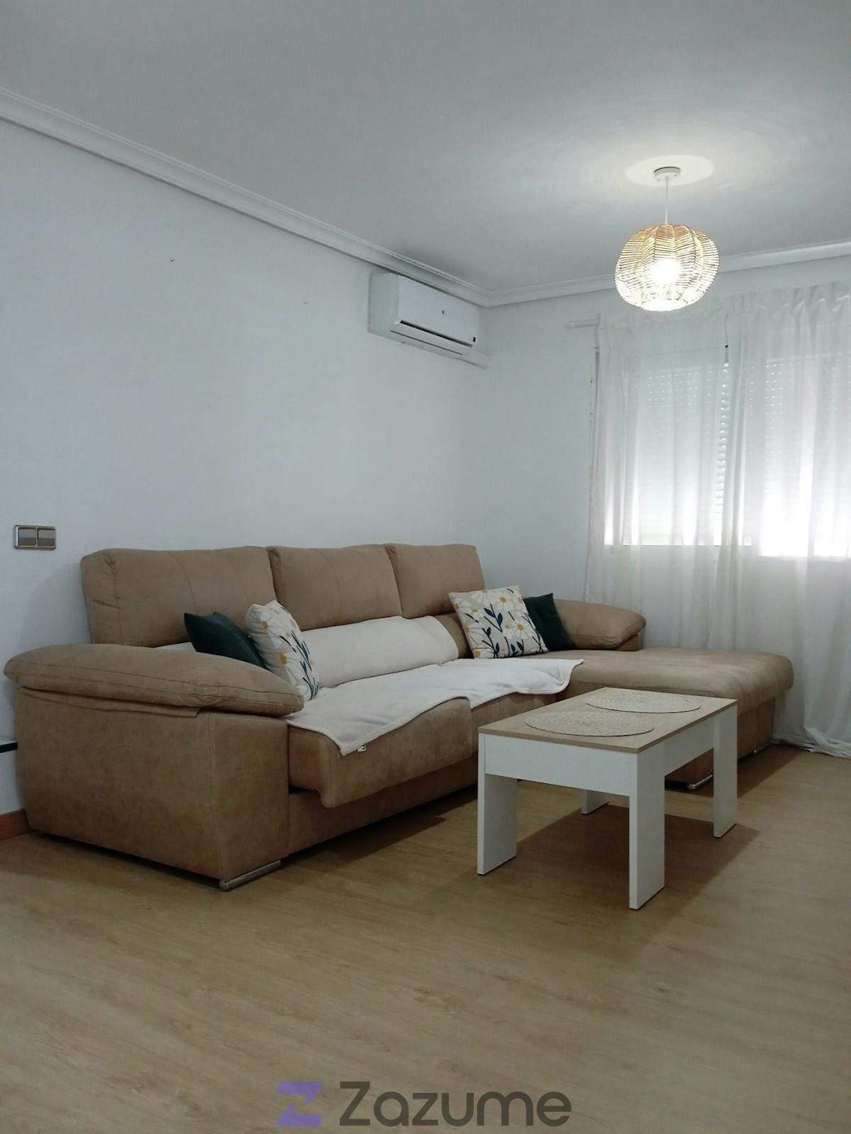 Flat to rent in Pje. de Valencina, Centro