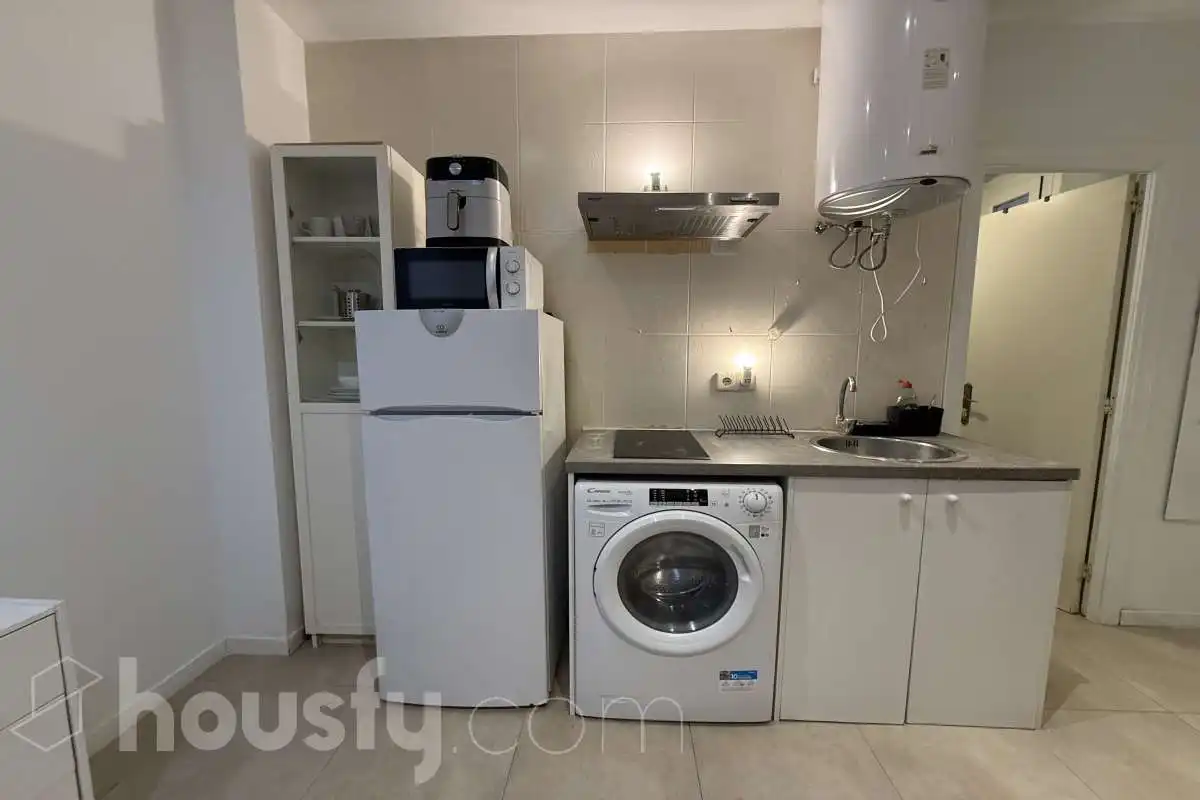 Cuina de Planta baixa de lloguer en Madrid amb Moblat