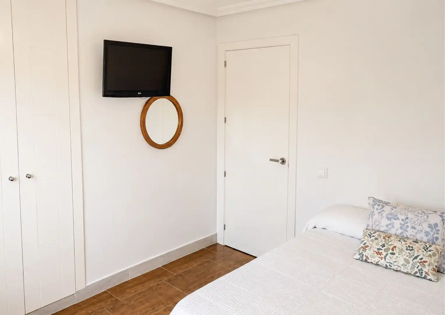 Schlafzimmer von Einfamilien-Reihenhaus zum Verkauf in Las Ventas de Retamosa mit Klimaanlage, Heizung und Privatgarten