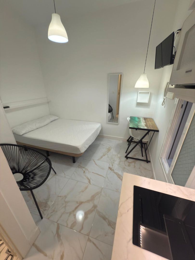 Bedroom of Study to rent in  Granada Capital  with Air Conditioner, Furnished and Washing machine