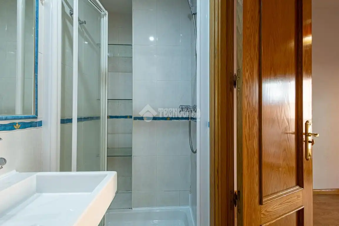 Baño de Casa adosada en venta en Madrid